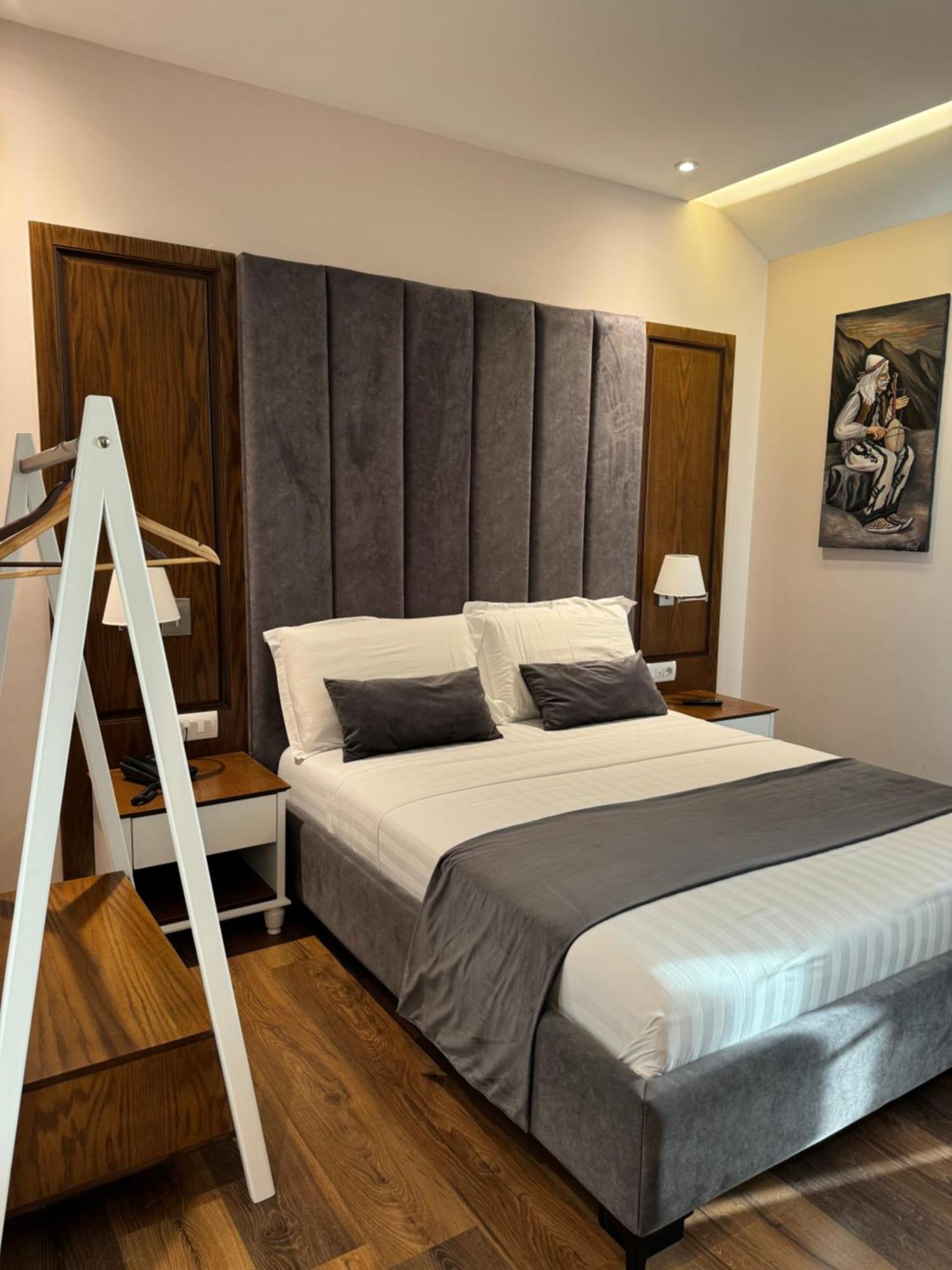 Arberia Palace Hotel Fushe Milot 외부 사진