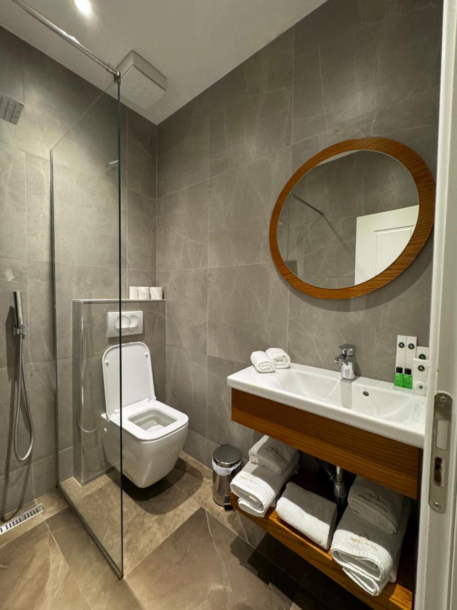 Arberia Palace Hotel Fushe Milot 외부 사진