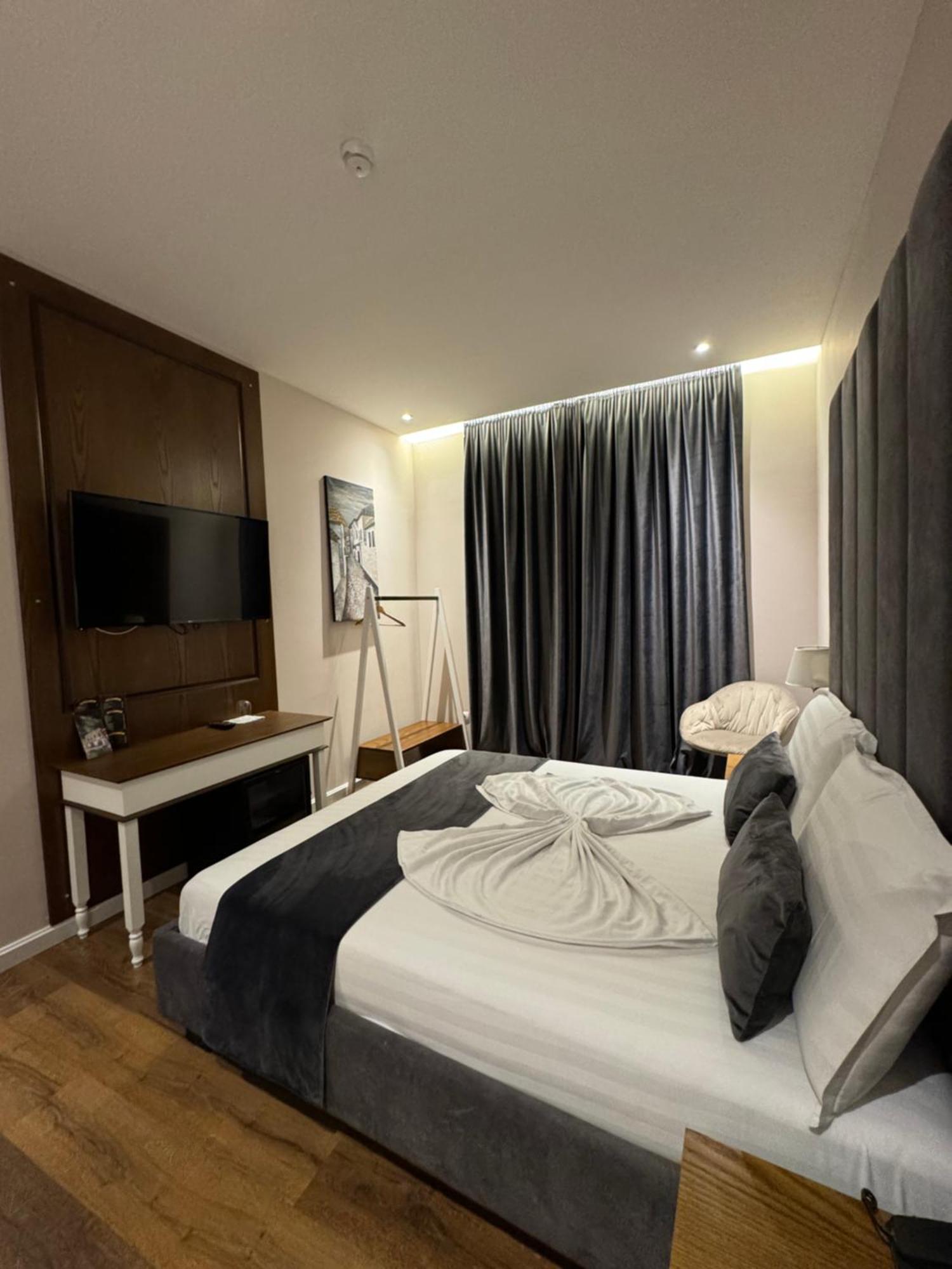 Arberia Palace Hotel Fushe Milot 외부 사진